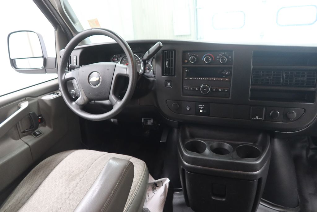 2017 Chevrolet Express Cargo Work Van - Photo 12