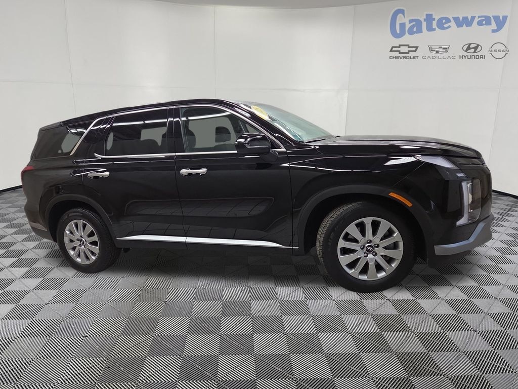 Used 2025 Hyundai Palisade SE SUV