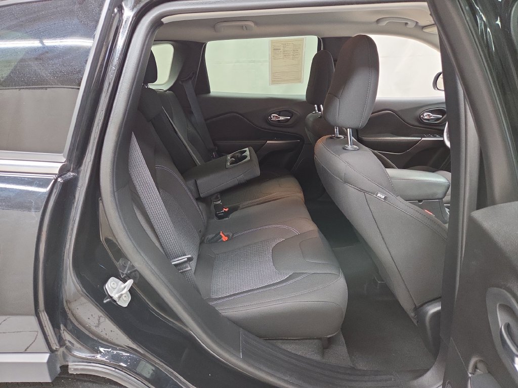 2019 Jeep Cherokee Latitude - Photo 11