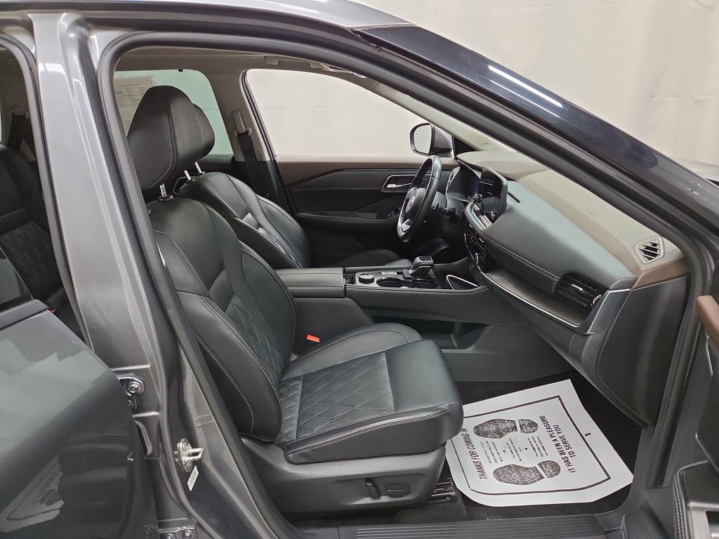 2022 Nissan Rogue Platinum - Photo 12