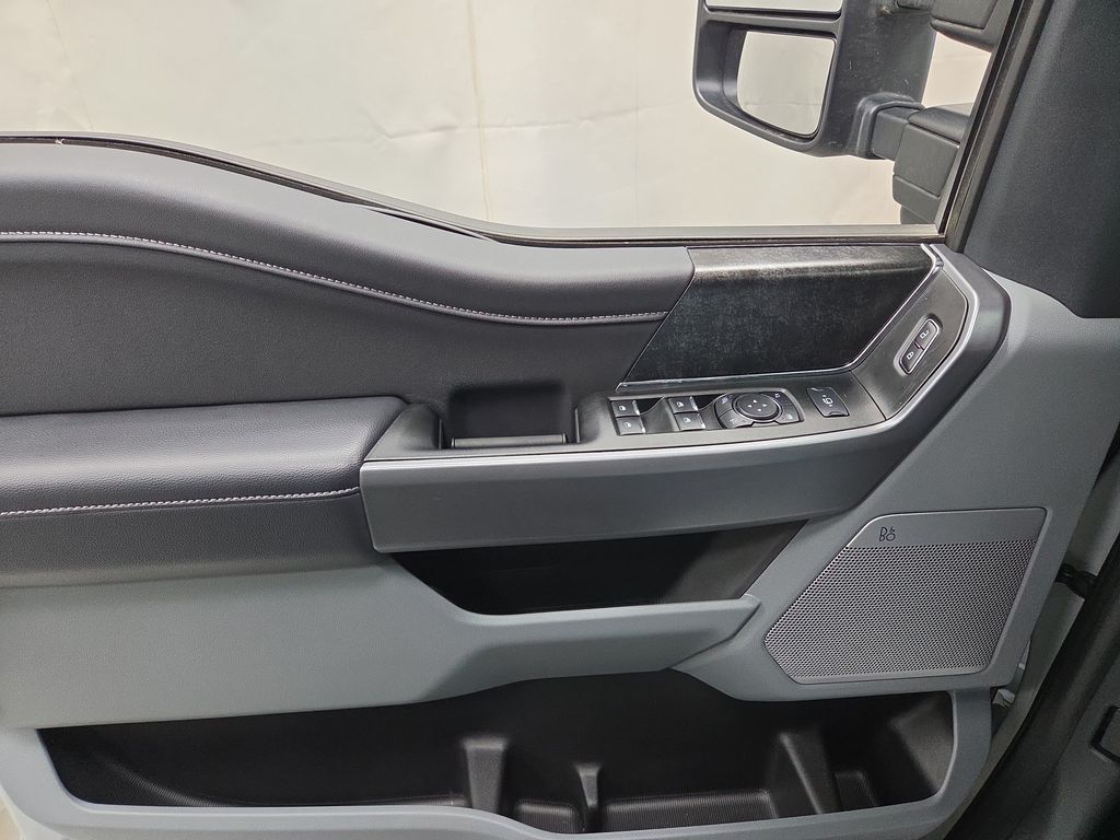 2025 Ford F-350 Super Duty XLT - Photo 21