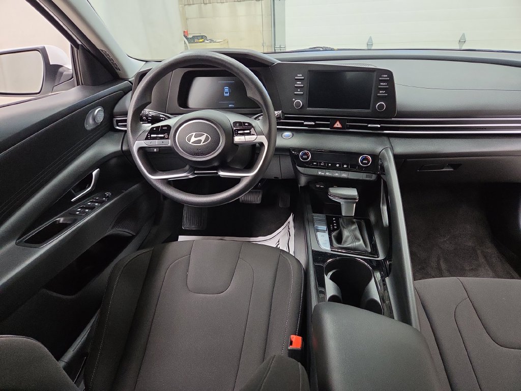 2025 Hyundai Elantra Blue - Photo 12