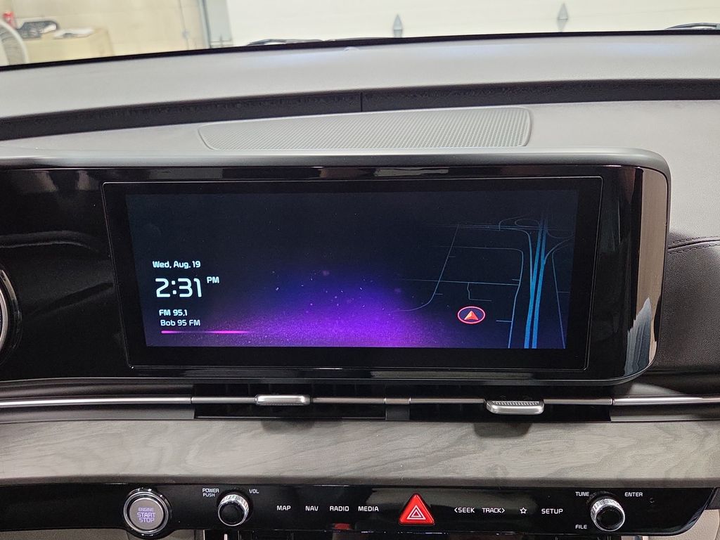 2023 Kia Carnival EX - Photo 15