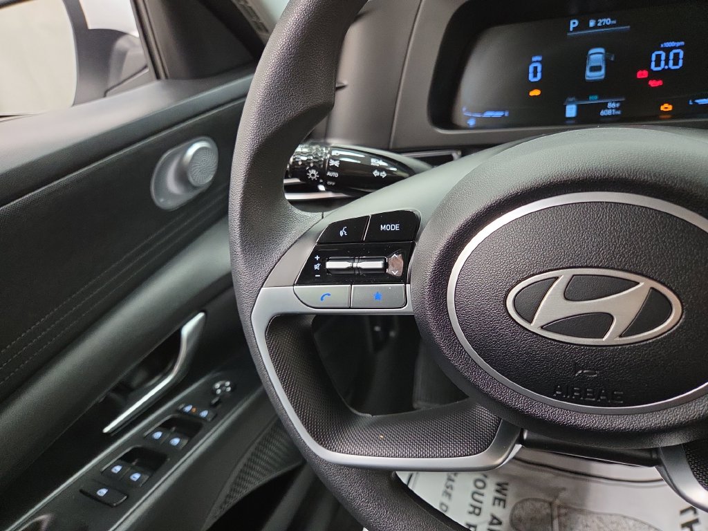 2025 Hyundai Elantra Blue - Photo 18