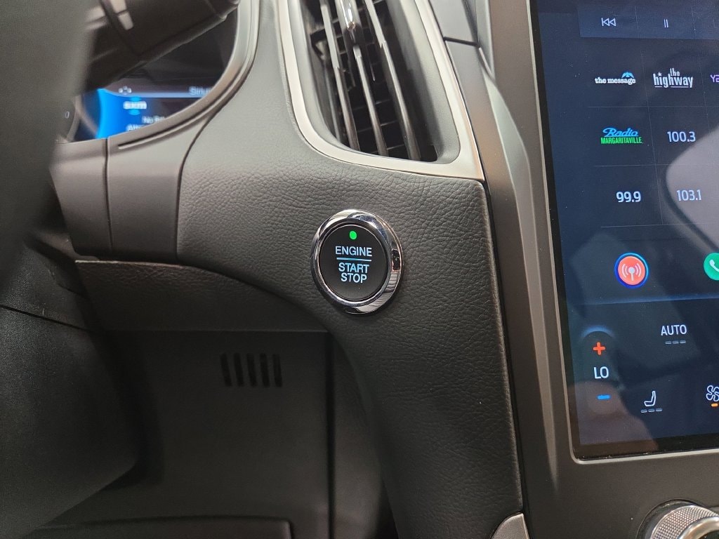 2022 Ford Edge SEL - Photo 17