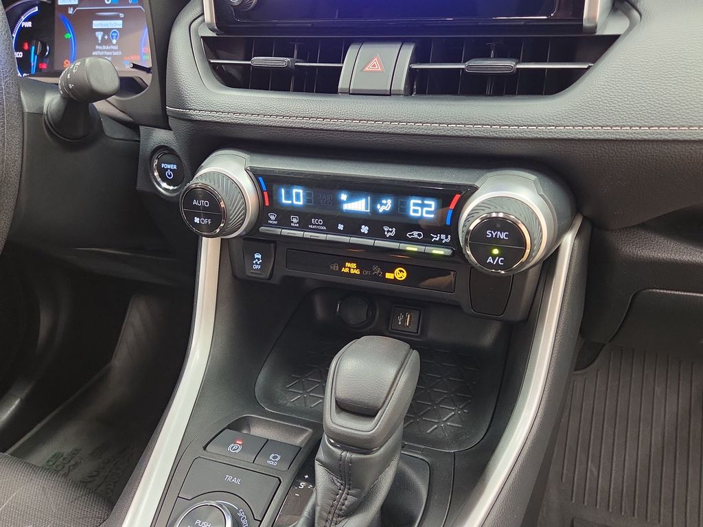 2023 Toyota RAV4 Woodland Edition - Photo 16