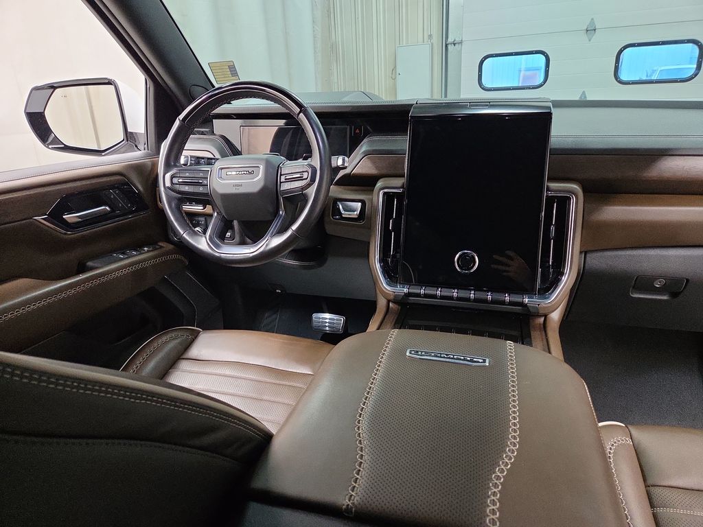 2025 GMC Yukon Denali Ultimate - Photo 15