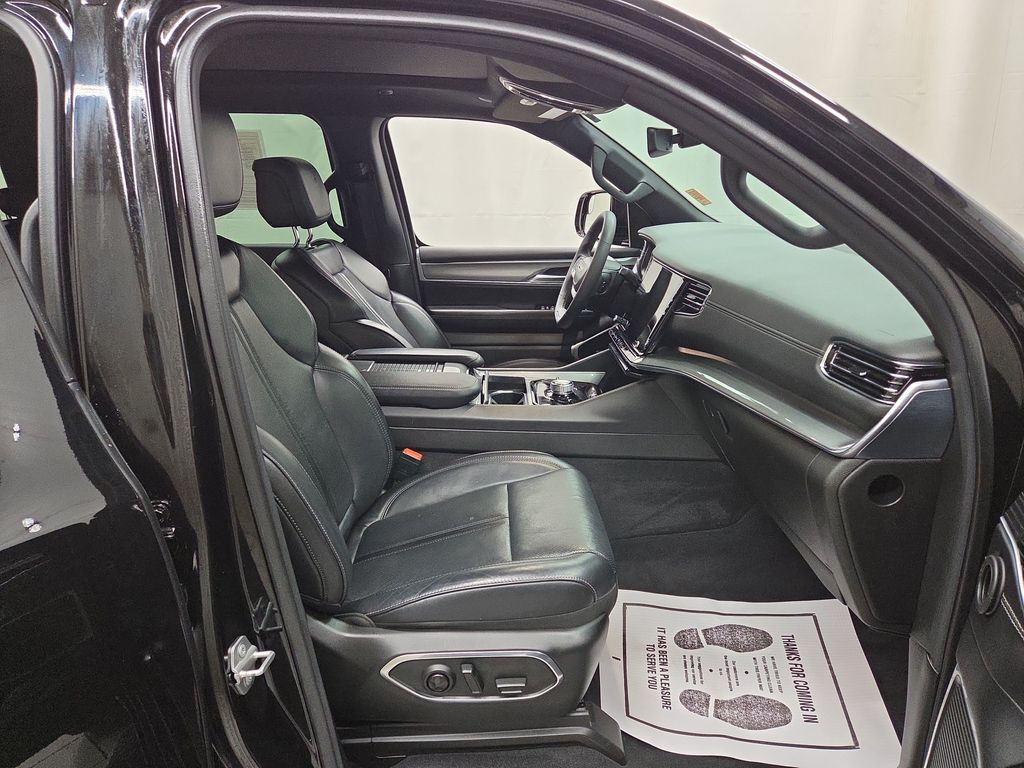 2022 Jeep Wagoneer Series I - Photo 12