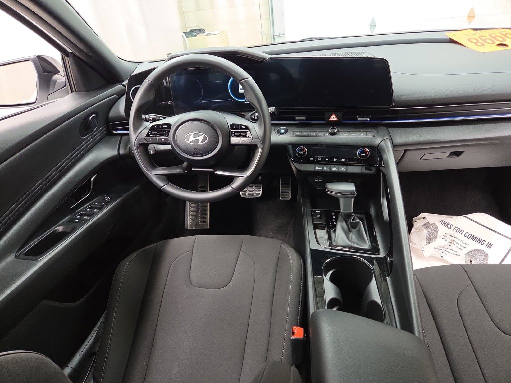 2025 Hyundai Elantra Blue - Photo 12