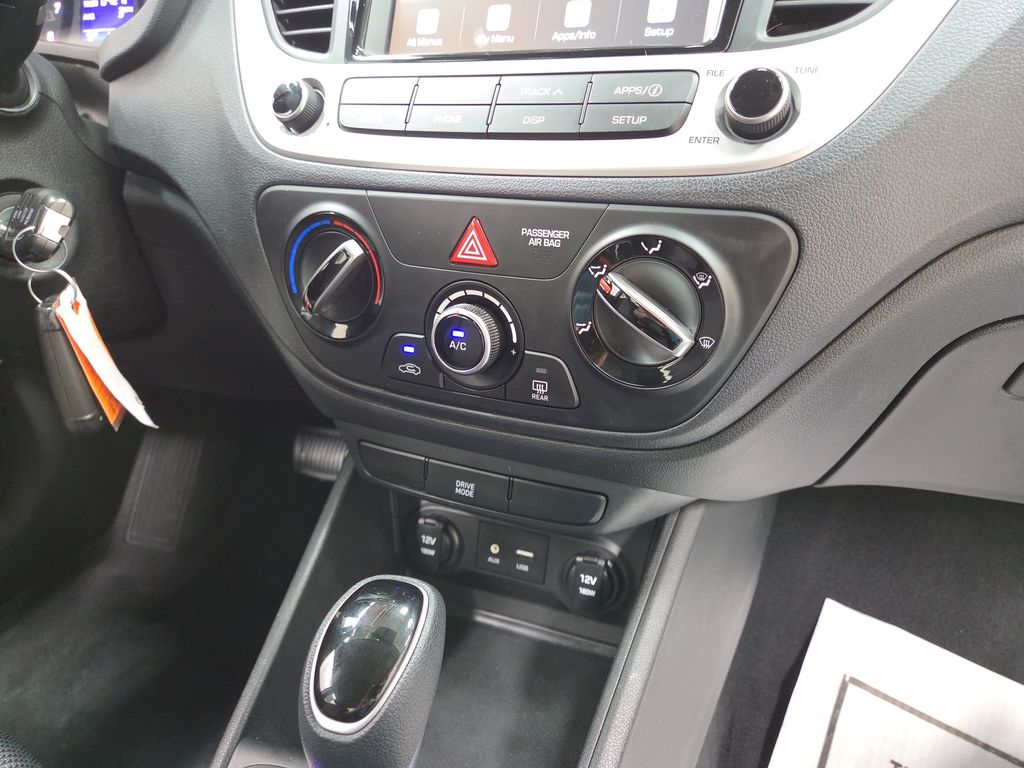 2022 Hyundai Accent SEL - Photo 15