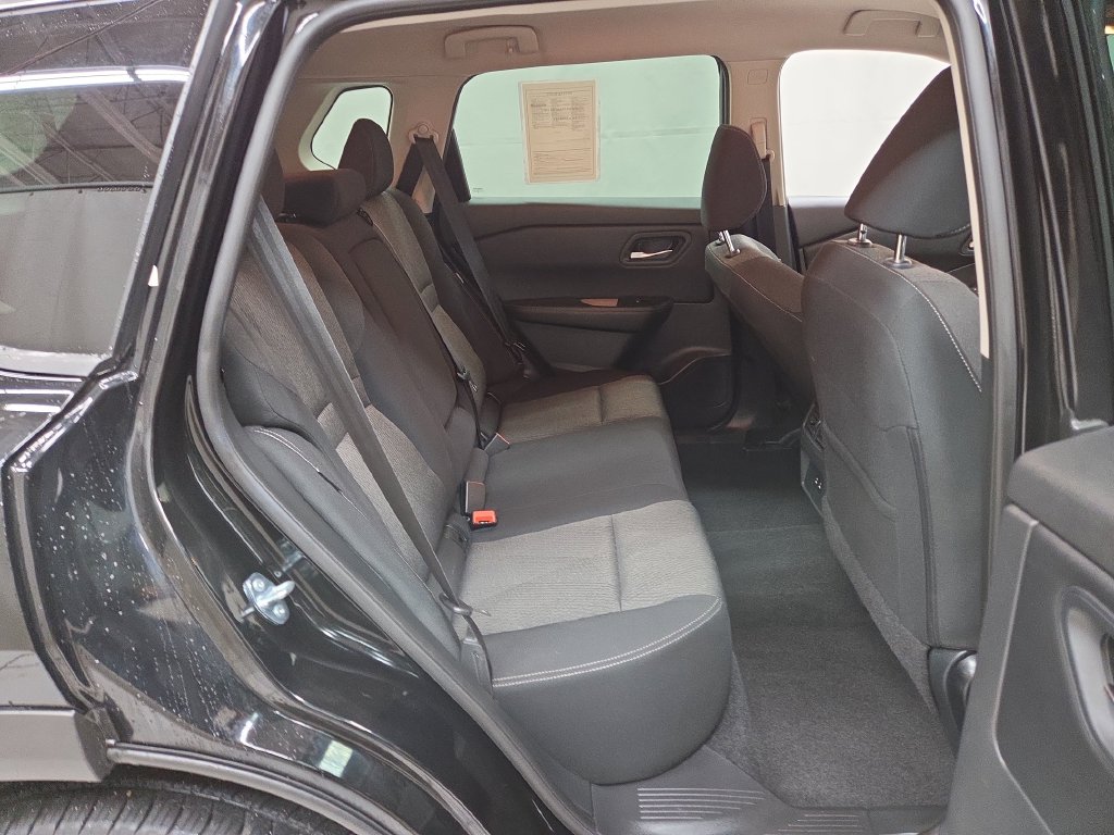 2025 Nissan Rogue SV - Photo 11