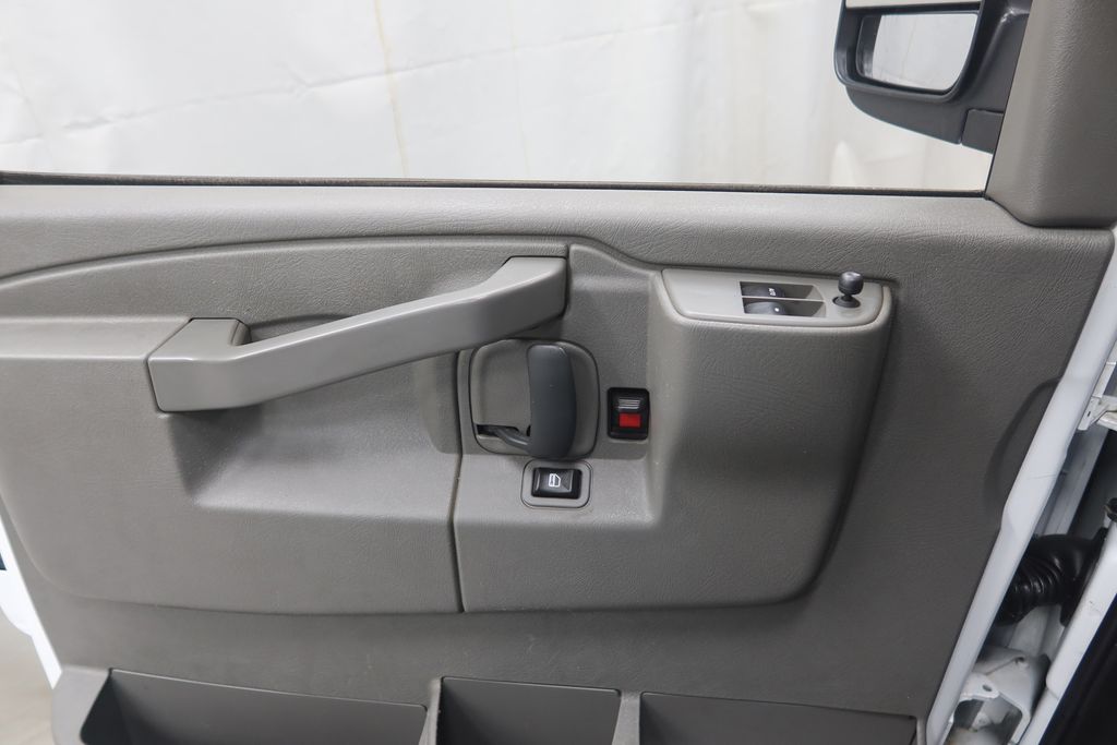 2017 Chevrolet Express Cargo Work Van - Photo 15