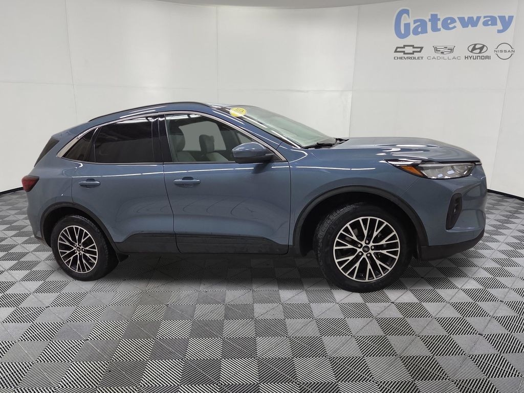 Used 2023 Ford Escape Base SUV