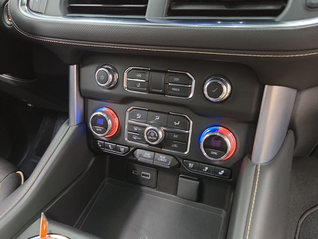 2021 GMC Yukon SLT - Photo 16