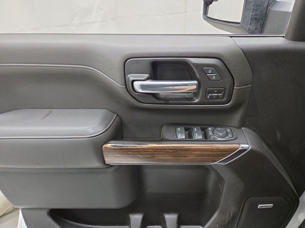 2022 Chevrolet Silverado 2500HD High Country - Photo 17