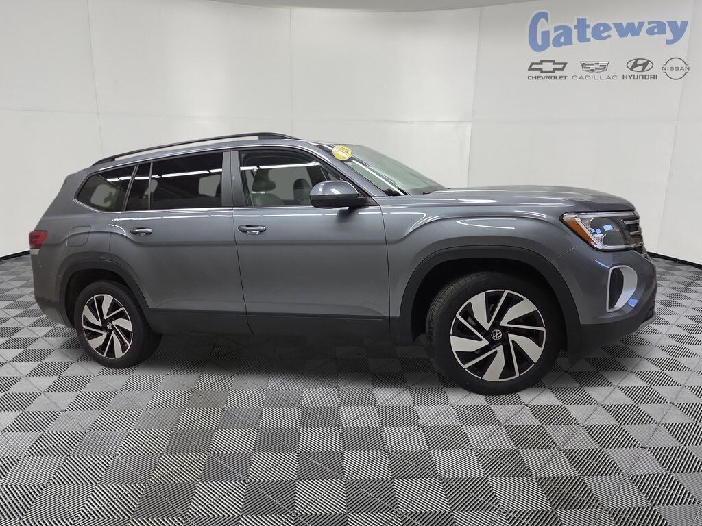 Used 2024 Volkswagen Atlas 2.0T SE w/Technology SUV