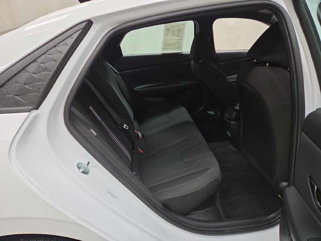 2025 Hyundai Elantra Blue - Photo 9