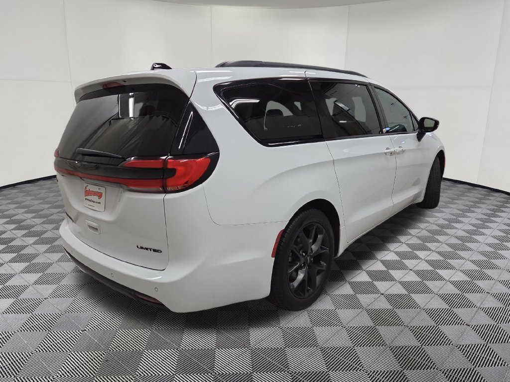 Used 2025 Chrysler Pacifica Limited Van Passenger Van