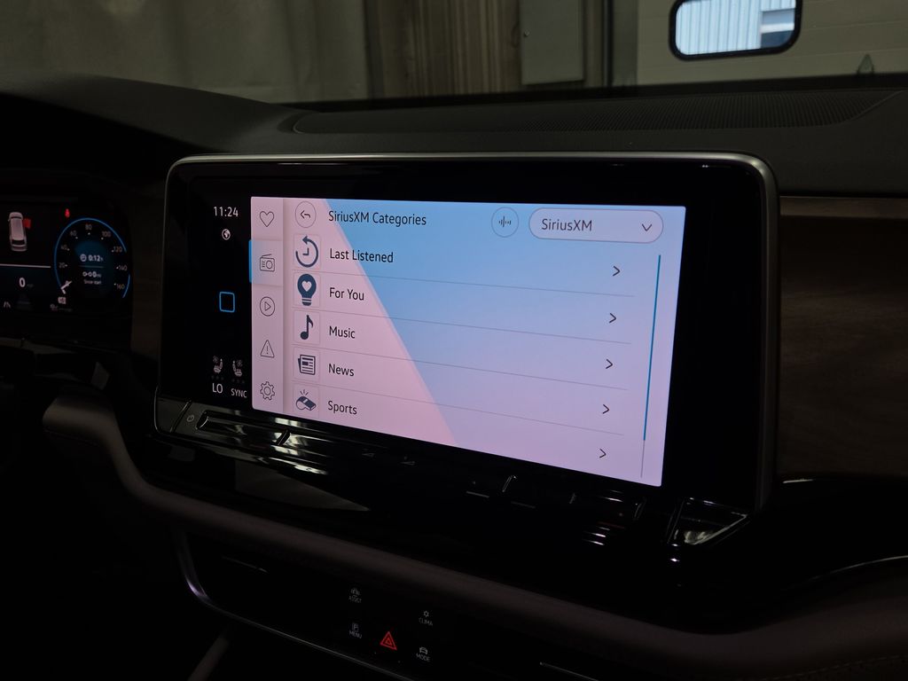 2024 Volkswagen Atlas SE w/Tech - Photo 14