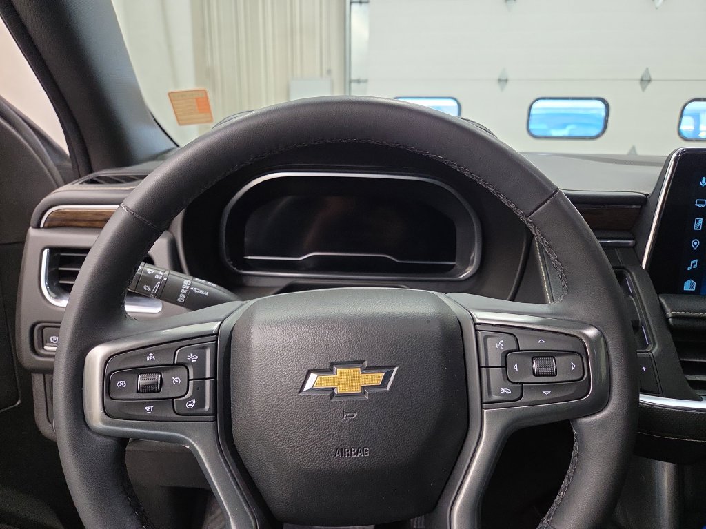 2023 Chevrolet Suburban Premier - Photo 22