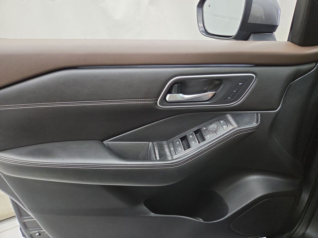2022 Nissan Rogue Platinum - Photo 20