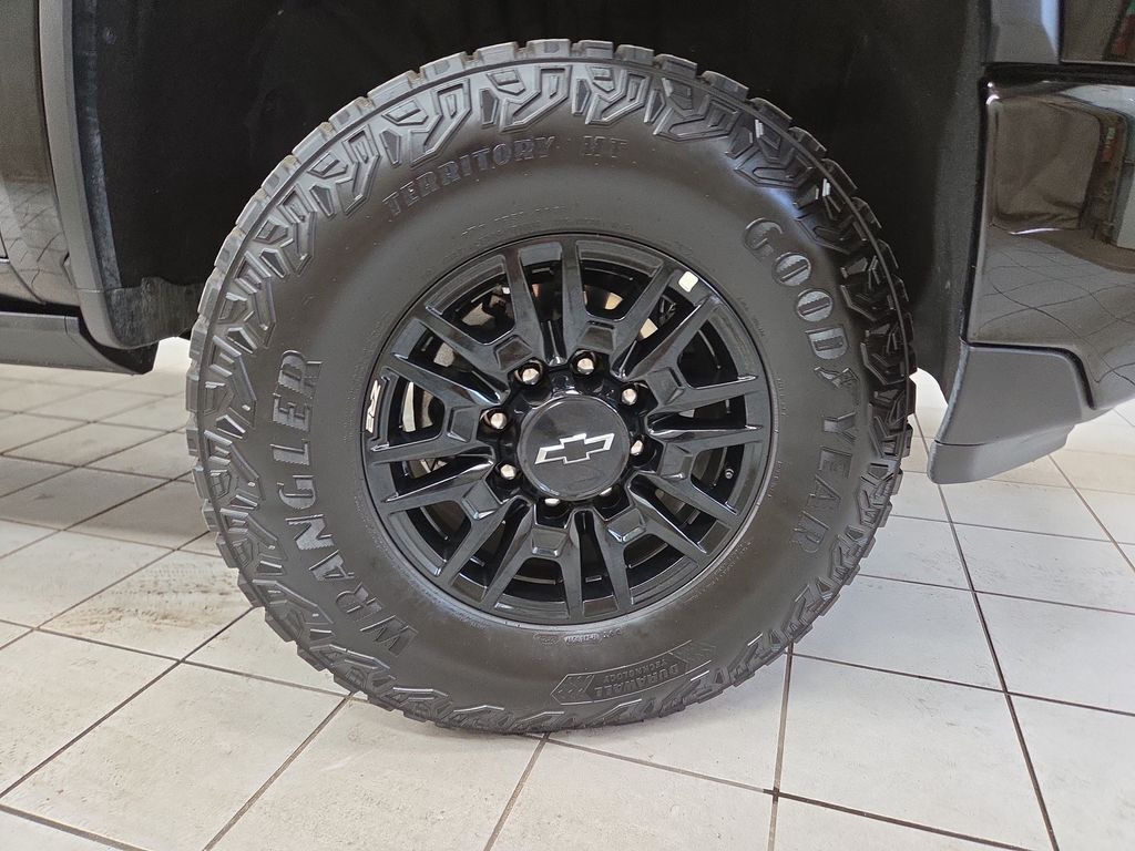 2026 Chevrolet Silverado 2500HD ZR2 - Photo 9