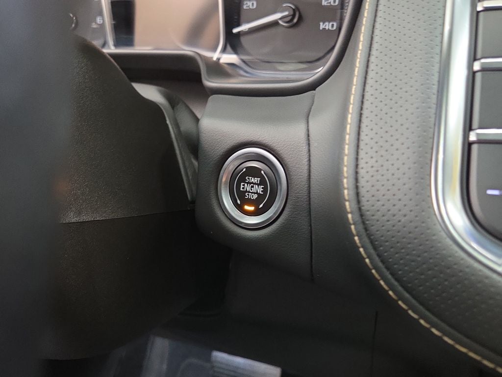 2021 GMC Yukon SLT - Photo 17
