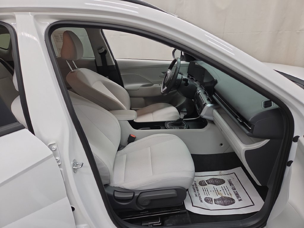 2025 Hyundai Kona SEL - Photo 12