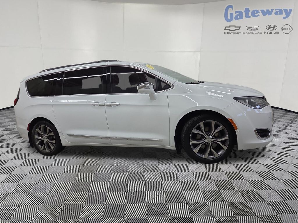 Used 2018 Chrysler Pacifica Limited Van