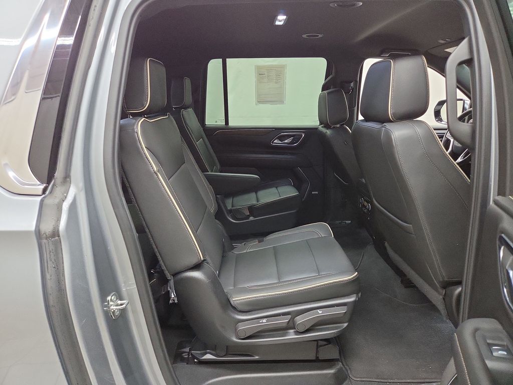 2024 Chevrolet Suburban Premier - Photo 11