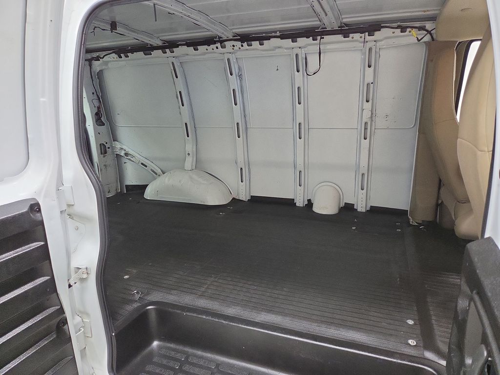 2021 Chevrolet Express Cargo Work Van - Photo 9