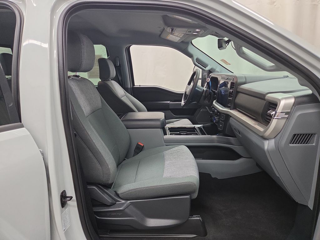 2025 Ford F-350 Super Duty XLT - Photo 12