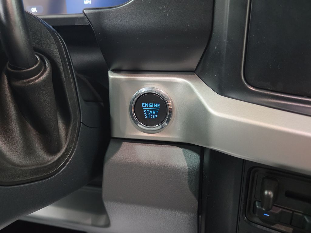 2025 Ford F-350 Super Duty XLT - Photo 17