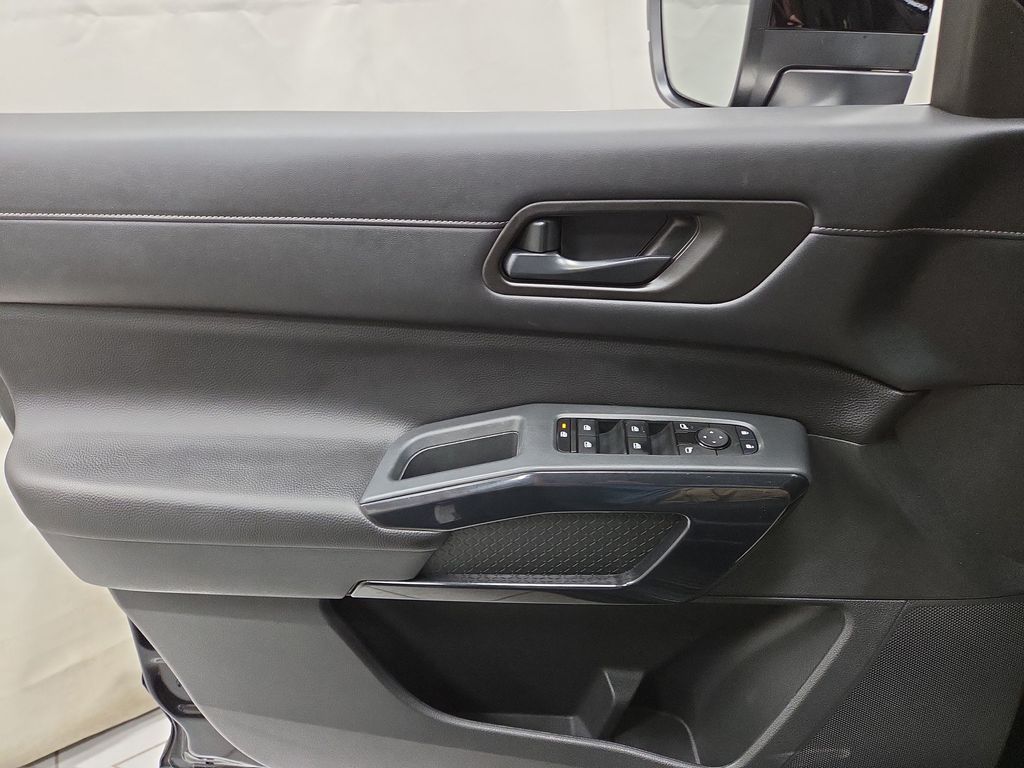 2024 Nissan Pathfinder SV - Photo 20