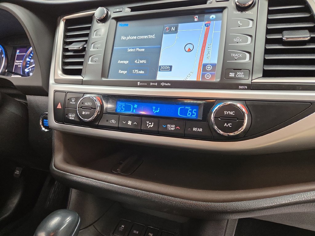 2017 Toyota Highlander XLE - Photo 16