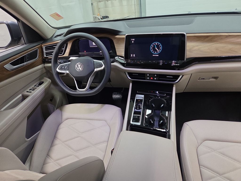 2024 Volkswagen Atlas SE w/Tech - Photo 12