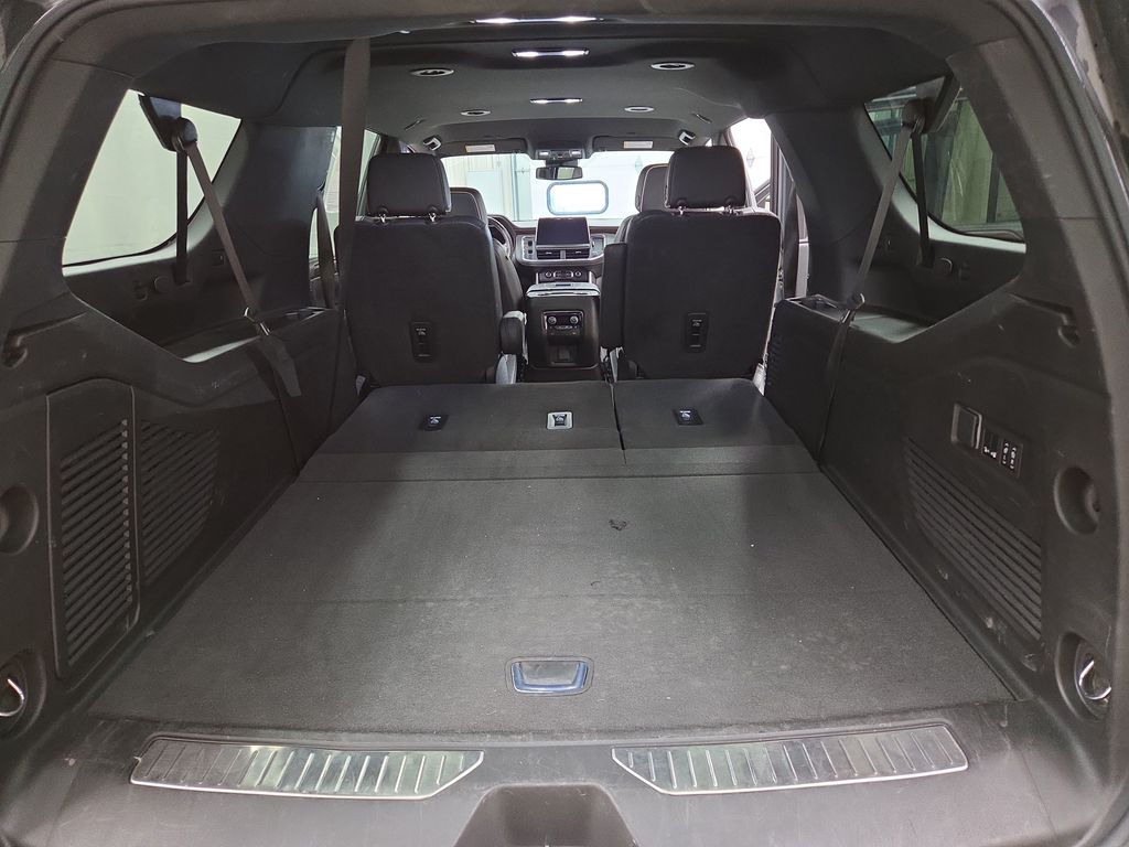 2024 Chevrolet Suburban Premier - Photo 9