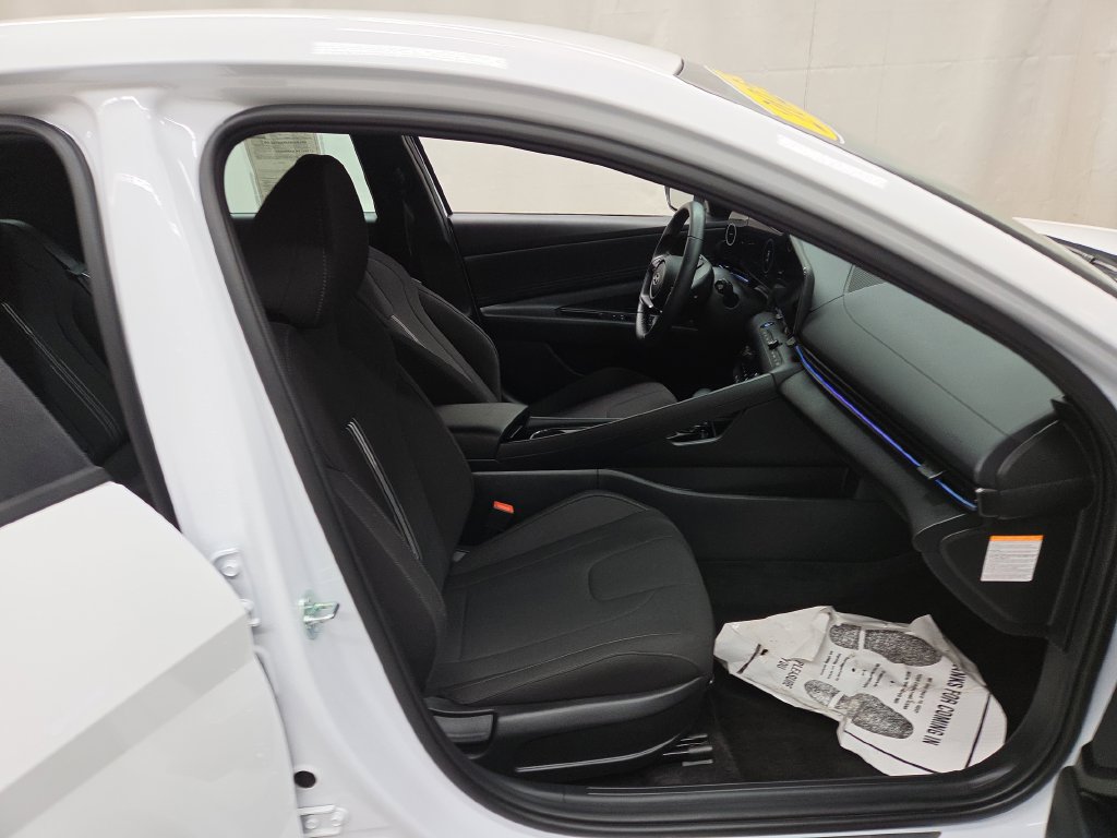 2025 Hyundai Elantra Blue - Photo 11