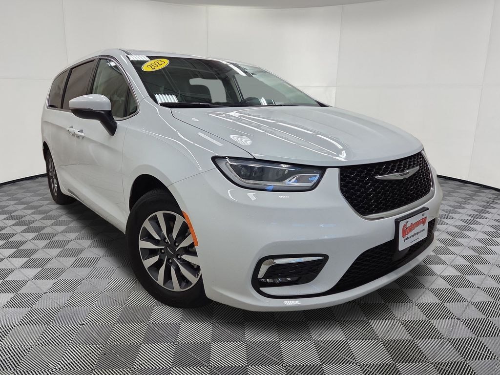 Used 2023 Chrysler Pacifica Plug-In Hybrid Touring L Van Passenger Van