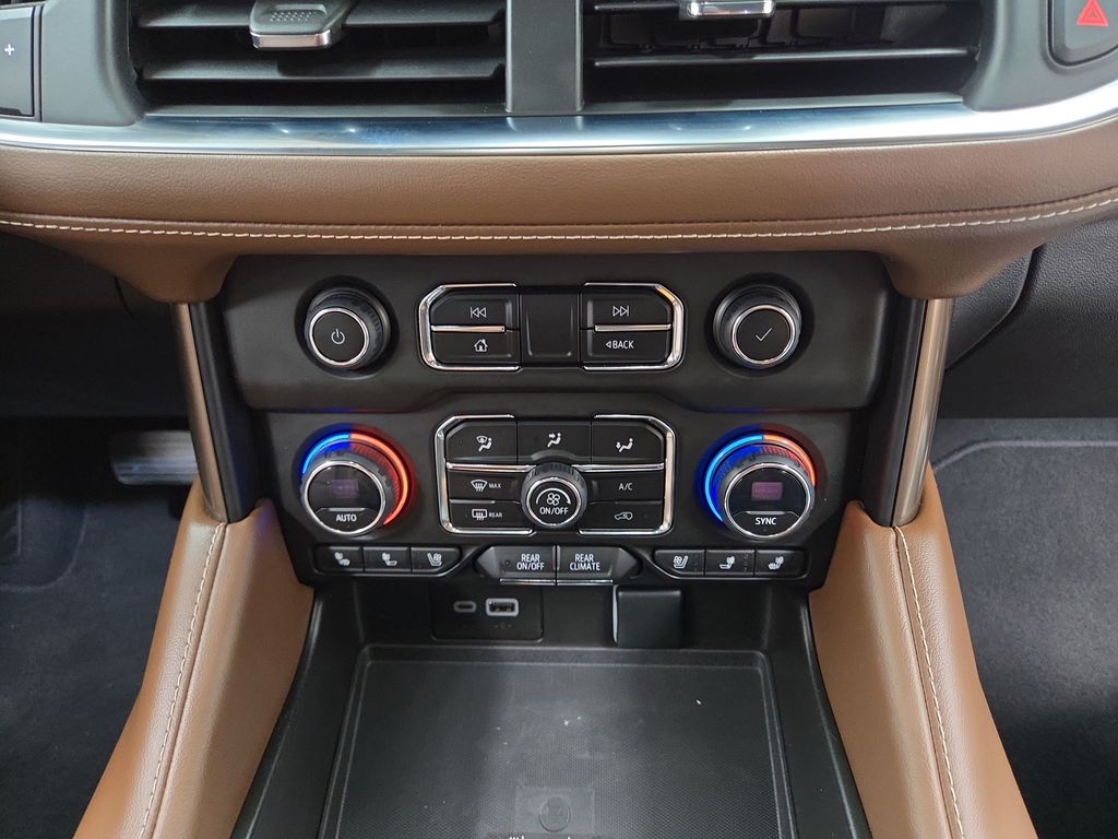 2023 Chevrolet Suburban High Country - Photo 17