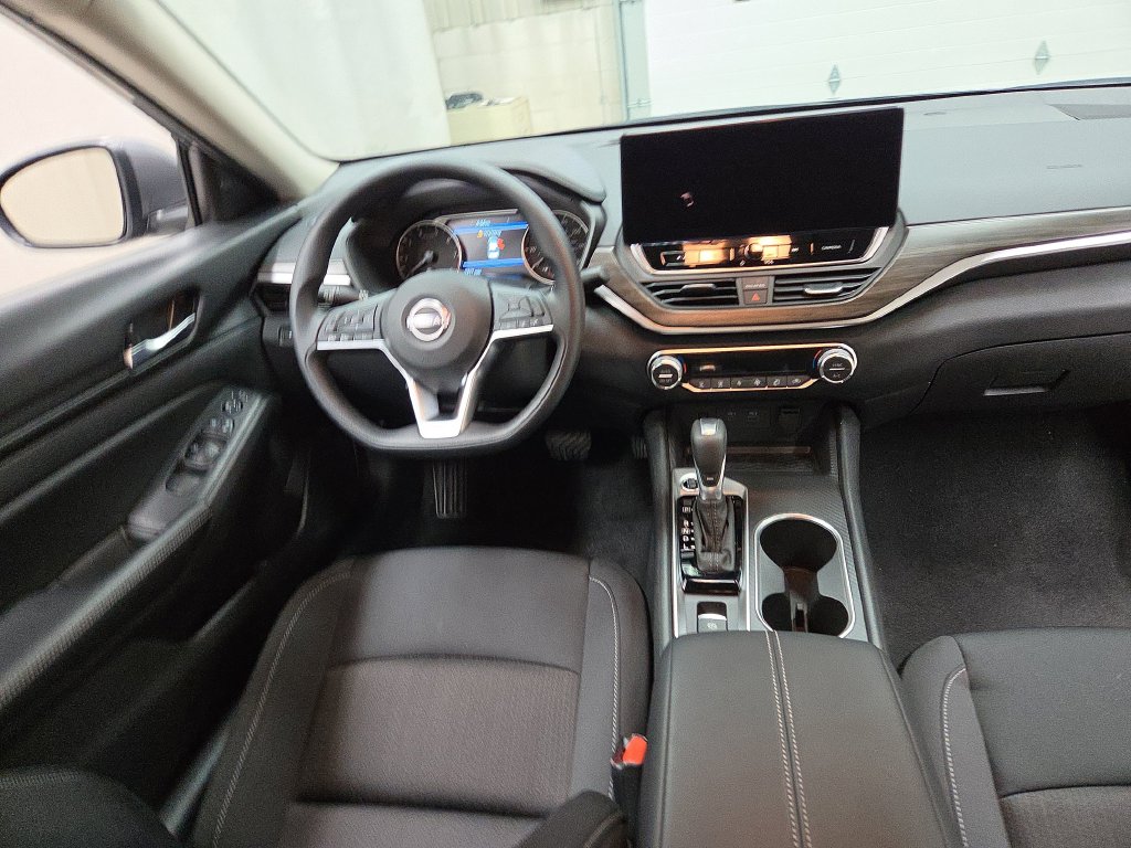 2025 Nissan Altima SV - Photo 11