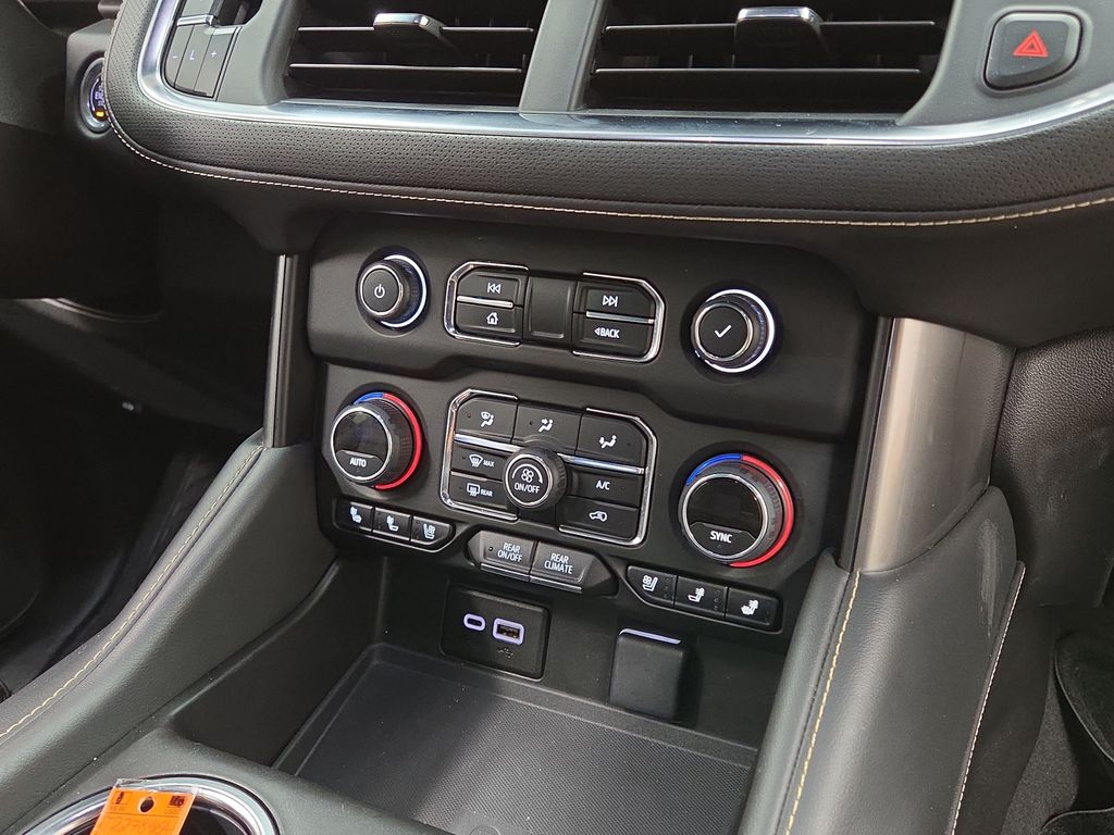 2024 Chevrolet Suburban Premier - Photo 16