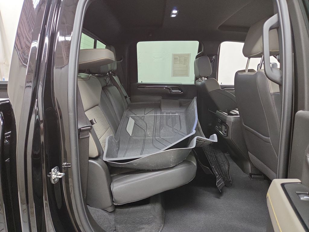 2026 Chevrolet Silverado 2500HD ZR2 - Photo 11