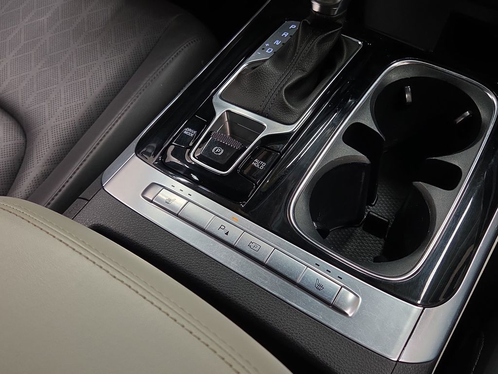 2023 Kia Carnival EX - Photo 17