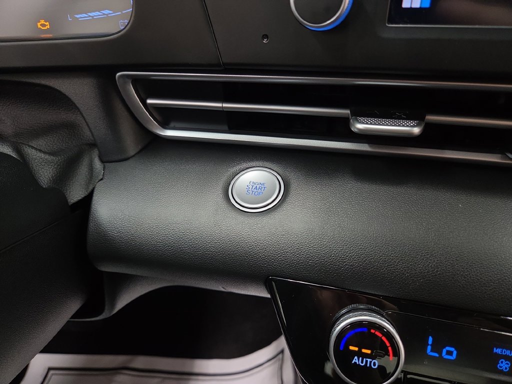 2025 Hyundai Elantra Blue - Photo 16