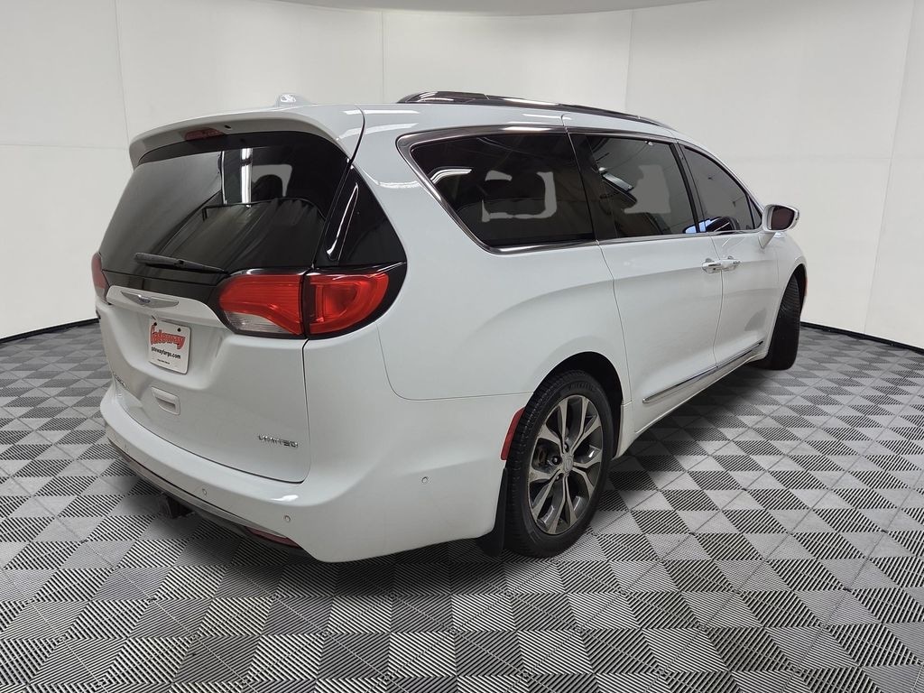Used 2018 Chrysler Pacifica Limited Van