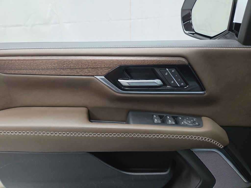 2025 GMC Yukon XL Denali Ultimate - Photo 22