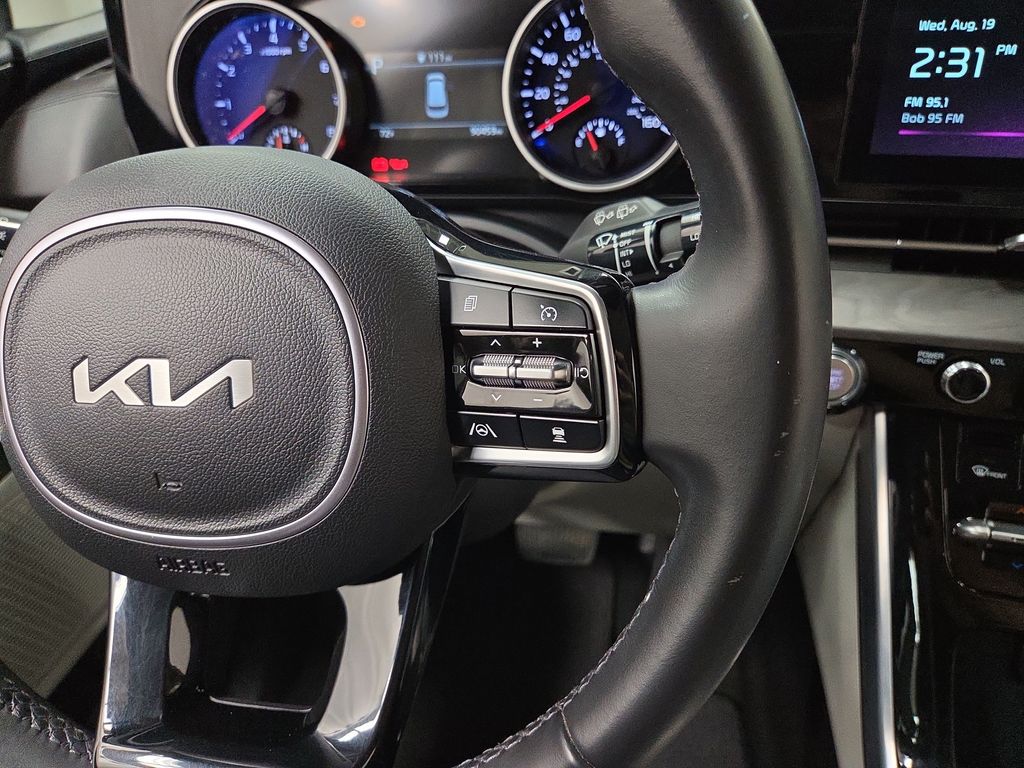 2023 Kia Carnival EX - Photo 20