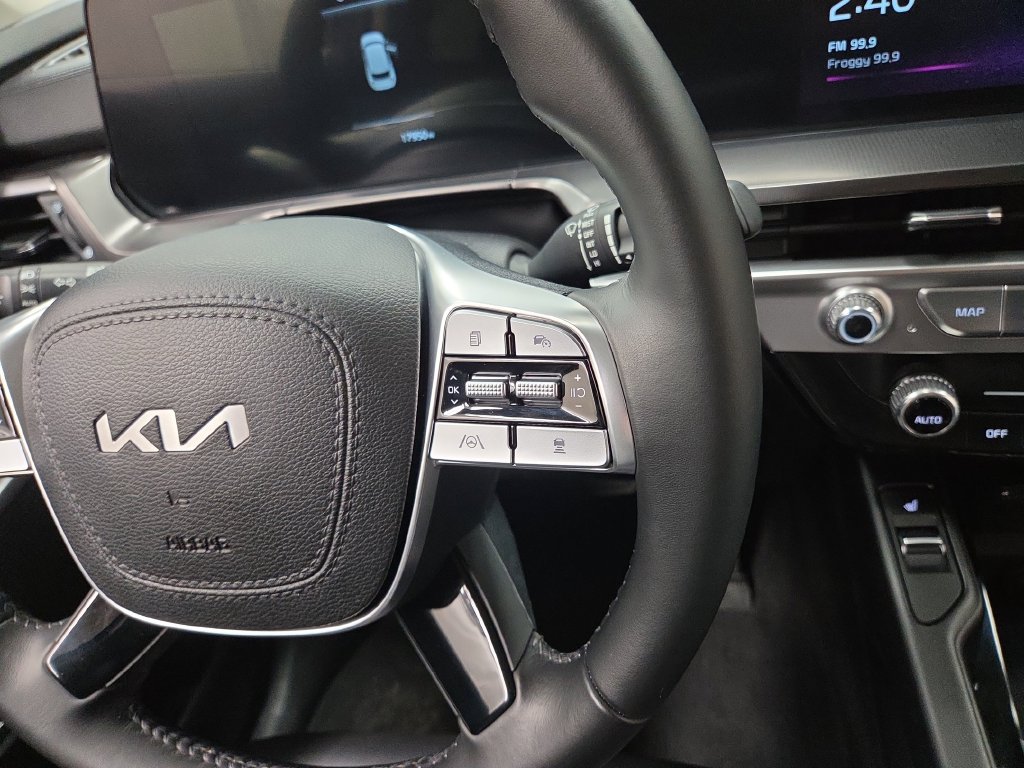 2024 Kia Telluride S - Photo 21