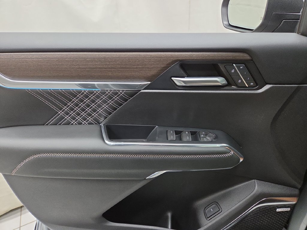 2024 GMC Acadia Denali - Photo 21